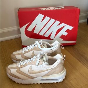 Nike Air Max Dawn Sneakers. Size 7.5. New!